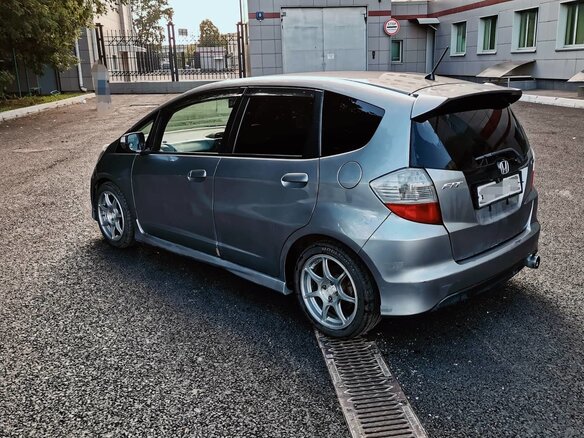 2009 Honda Fit II, серебристый - вид 3