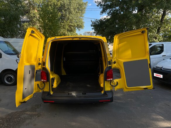 2021 Volkswagen Transporter, жёлтый, 3680000 рублей - вид 5