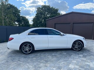 2017 Mercedes-Benz E-Класс 200 V (W213, S213, C238), белый, 2690000 рублей, вид 2