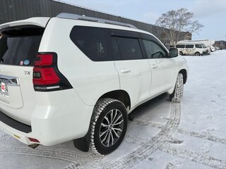 2019 Toyota Land Cruiser Prado 150 Series Рестайлинг 2, белый, 4950000 рублей, вид 4