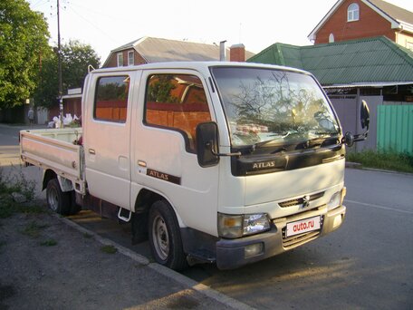 2003 Nissan Atlas, белый, 1550000 рублей, вид 1