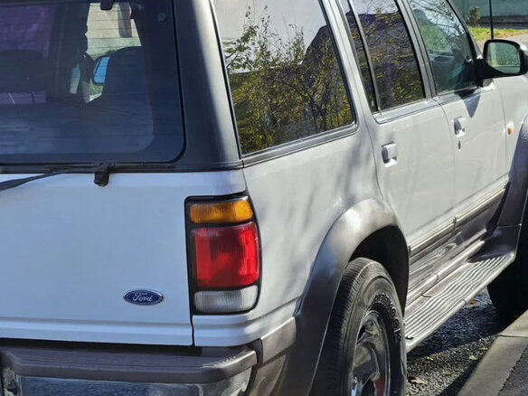 1996 Ford Explorer II, белый, 870000 рублей - вид 25