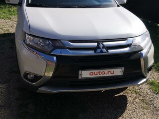 2017 Mitsubishi Outlander III Рестайлинг 2, белый, 1900000 рублей, вид 2