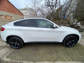 2009 BMW X6 35i 6-speed I (E71), белый, 2000000 рублей, вид 3