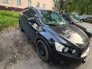 2013 Chevrolet Aveo II, чёрный, 450000 рублей, вид 1