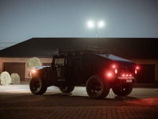 2000 Hummer H1, чёрный, 9800000 рублей, вид 3