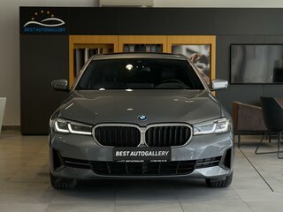 2022 BMW 5 серии 530i xDrive VII (G30/G31/G38) Рестайлинг, серый, 4590000 рублей, вид 2