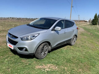 2013 Hyundai ix35 I Рестайлинг, серебристый, 1500000 рублей, вид 2