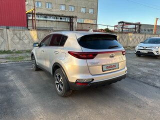 2020 Kia Sportage IV Рестайлинг, серебристый, 2550000 рублей, вид 5