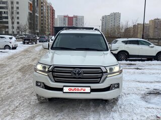 2020 Toyota Land Cruiser 200 Series Рестайлинг 2, белый, 7650000 рублей, вид 1