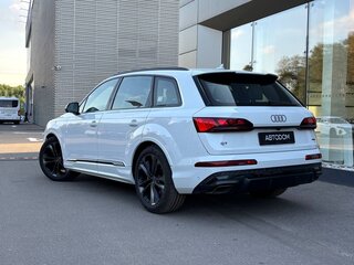 2026 Audi Q7 50 TDI II (4M) Рестайлинг 2, белый, 13990000 рублей, вид 2