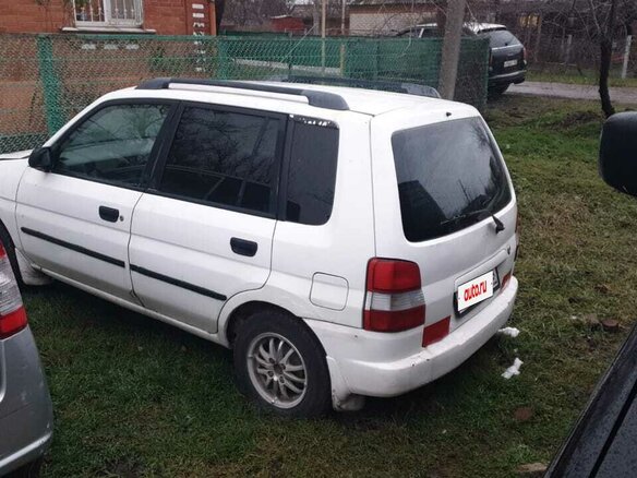 1998 Mazda Demio I (DW), белый, 145000 рублей - вид 5