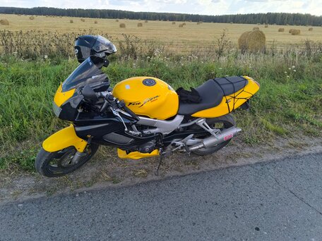 1997 Honda VTR 1000, жёлтый, 270000 рублей, вид 4