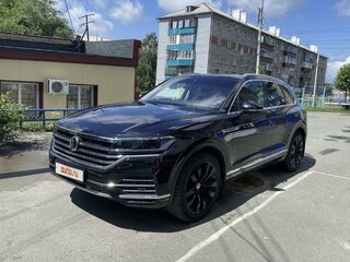 2018 Volkswagen Touareg III, чёрный, 4900000 рублей, вид 1