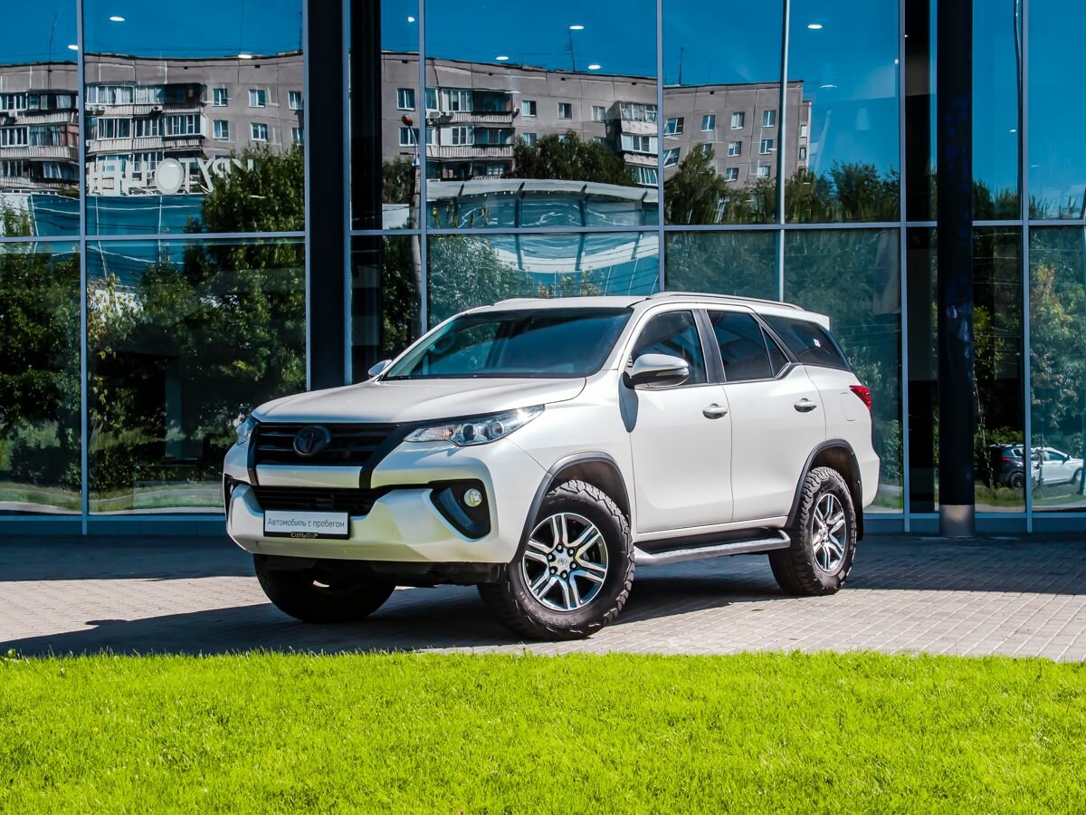 Открыть фотографии: Toyota Fortuner II