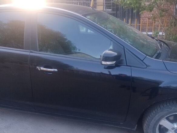 2008 Ford Focus II Рестайлинг, чёрный, 490000 рублей - вид 2