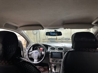 2010 Ford Focus II Рестайлинг, серебристый, 750000 рублей, вид 4