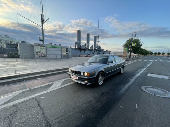 1988 BMW 5 серии 535i III (E34), серый, 7400000 рублей - вид 12