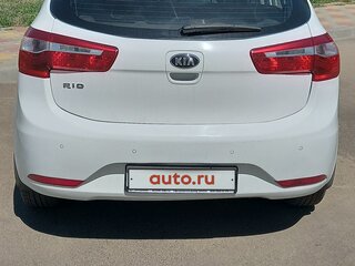 2015 Kia Rio 6-speed III, белый, 1050000 рублей, вид 4