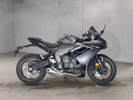 2024 Triumph Daytona 660, чёрный, 1100000 рублей, вид 1
