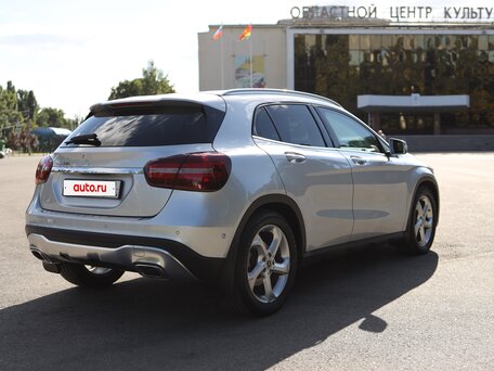 2019 Mercedes-Benz GLA 200 I (X156) Рестайлинг, серебристый, 2450000 рублей, вид 3