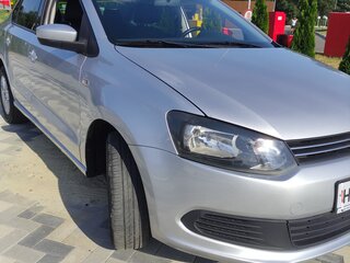 2013 Volkswagen Polo V, серебристый, 690000 рублей, вид 3