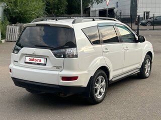 2012 Mitsubishi Outlander II Рестайлинг, белый, 1290000 рублей, вид 3
