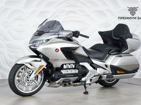2023 Honda GL 1800 Gold Wing, серебристый, 3177000 рублей, вид 3