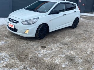 2011 Hyundai Solaris I, белый, 700000 рублей, вид 1