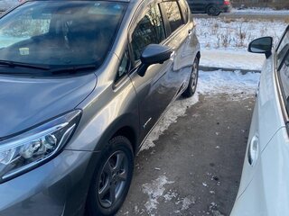 2018 Nissan Note e-Power II Рестайлинг, серый, 1150000 рублей, вид 4