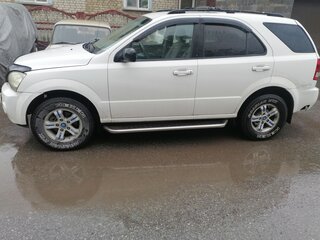 2003 Kia Sorento 4-speed I, белый, 500000 рублей, вид 2