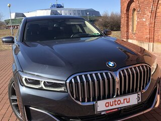 2020 BMW 7 серии Long 750Li xDrive VI (G11/G12) Рестайлинг, серый, 4350000 рублей, вид 2
