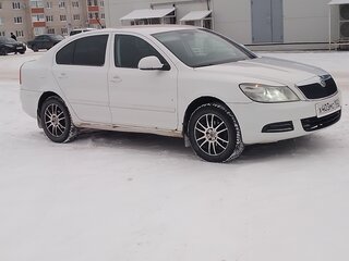 2012 Skoda Octavia II (A5) Рестайлинг, белый, 500000 рублей, вид 2