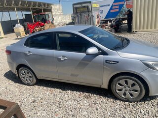 2016 Kia Rio III Рестайлинг, серый, 570000 рублей, вид 4