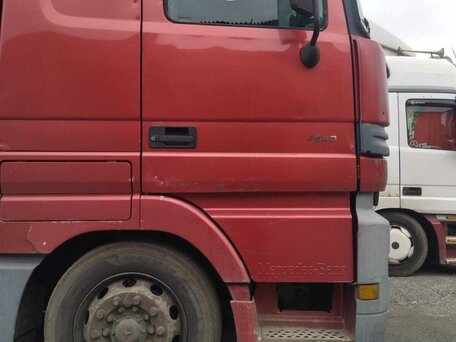 2011 Mercedes-Benz Actros, красный, 3180000 рублей, вид 4