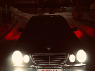 2000 Mercedes-Benz E-Класс 320 II (W210, S210) Рестайлинг, чёрный, 850000 рублей, вид 4