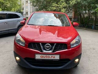 2011 Nissan Qashqai I Рестайлинг, красный, 1350000 рублей, вид 1