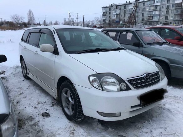 2001 Toyota Corolla Fielder IX (E120, E130), белый, 590000 рублей - вид 2