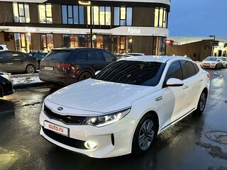 2017 Kia K5 II, белый, 1775000 рублей, вид 3