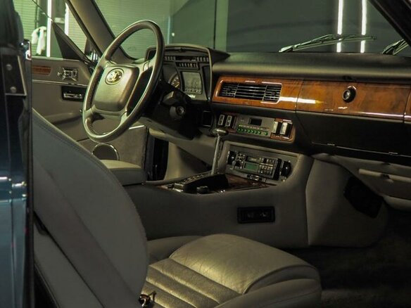 1995 Jaguar XJS Series 3, синий - вид 12