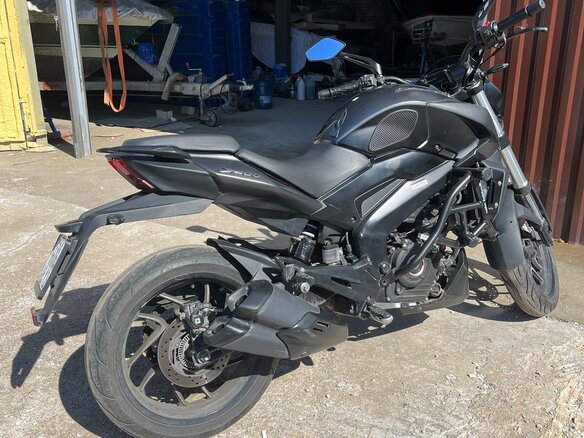 2019 Bajaj Dominar 400, чёрный, 330000 рублей - вид 1