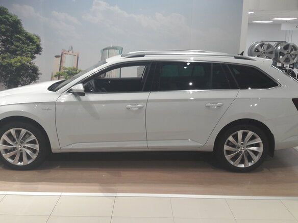 2016 Skoda Superb III, белый - вид 2