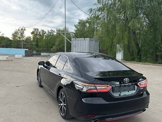 2020 Toyota Camry VIII (XV70), чёрный, 3390000 рублей, вид 4