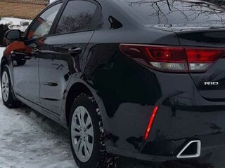 2021 Kia Rio IV Рестайлинг, чёрный, 1999999 рублей, вид 4