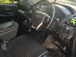 2018 Toyota Voxy III (R80) Рестайлинг, чёрный, 1850000 рублей, вид 3