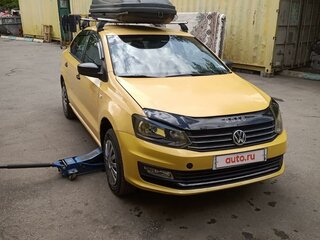 2018 Volkswagen Polo V Рестайлинг, жёлтый, 650000 рублей, вид 1