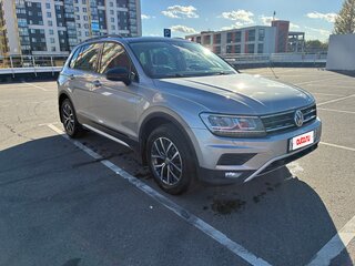 2019 Volkswagen Tiguan II, серебристый, 2350000 рублей, вид 2