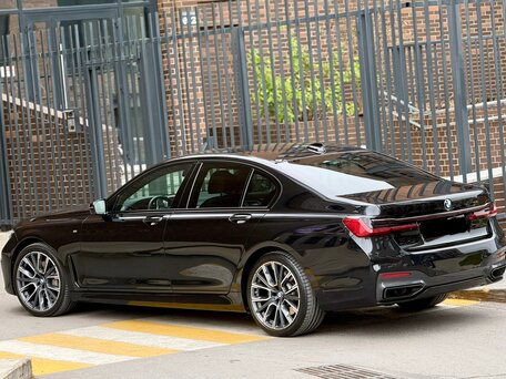 2021 BMW 7 серии 730d xDrive VI (G11/G12) Рестайлинг, чёрный, 7600000 рублей, вид 5