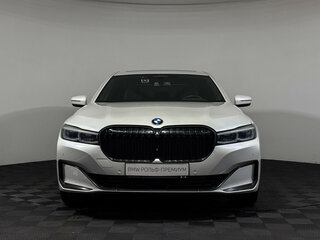 2021 BMW 7 серии 740d xDrive VI (G11/G12) Рестайлинг, белый, 7800000 рублей, вид 3