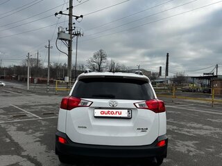 2014 Toyota RAV4 IV (XA40), белый, 2400000 рублей, вид 5